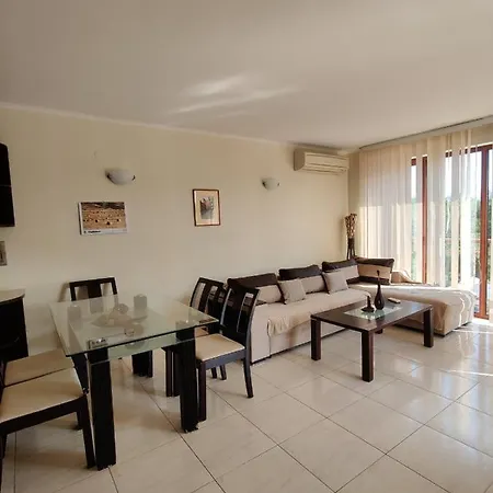 Апартамент Съни Бей / Sunny Bay Apartment Apartament *